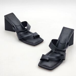 Matisse Oslo Toe-Loop Square-Toe Asymmetrical Strappy Triangle Heels Size 8